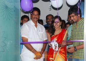 Vithika Sheru At Naturals Salon Launch photo 5