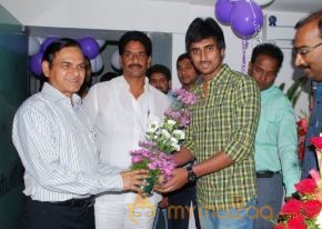 Vithika Sheru At Naturals Salon Launch photo 30