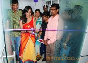 Vithika Sheru At Naturals Salon Launch photo 3