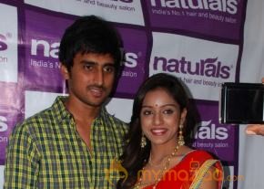 Vithika Sheru At Naturals Salon Launch photo 17