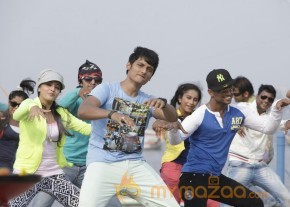 Yaan Movie New Photos photo 19
