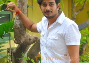Yan Kadhal Puthithu Movie Interview Stills photo 16