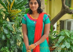 Yan Kadhal Puthithu Movie Interview Stills photo 23