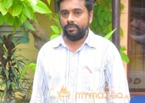 Yan Kadhal Puthithu Movie Interview Stills photo 5