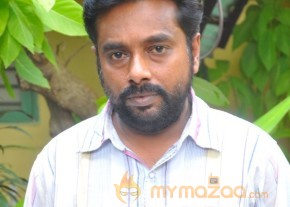 Yan Kadhal Puthithu Movie Interview Stills photo 39