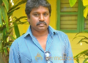 Yan Kadhal Puthithu Movie Interview Stills photo 22