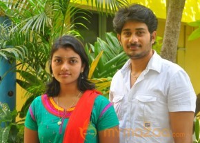 Yan Kadhal Puthithu Movie Interview Stills photo 8