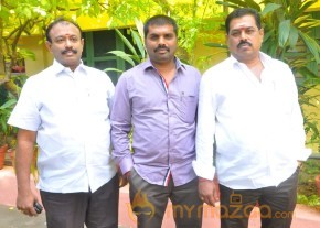 Yan Kadhal Puthithu Movie Interview Stills photo 11