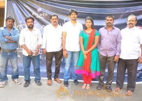 Yan Kadhal Puthithu Movie Interview Stills photo 6