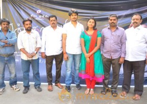 Yan Kadhal Puthithu Movie Interview Stills photo 15