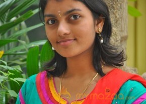 Yan Kadhal Puthithu Movie Interview Stills photo 30