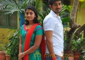 Yan Kadhal Puthithu Movie Interview Stills photo 2