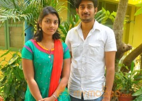 Yan Kadhal Puthithu Movie Interview Stills photo 31