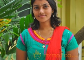 Yan Kadhal Puthithu Movie Interview Stills photo 17