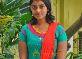 Yan Kadhal Puthithu Movie Interview Stills photo 12
