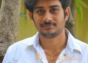 Yan Kadhal Puthithu Movie Interview Stills photo 25