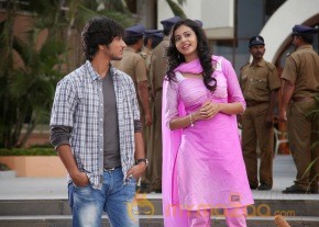 Yennamo Yedho Movie New Stills photo 6