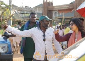 10 Endrathukulla Tamil Movie Working Stills photo 7