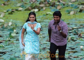 Aayiram Vilakku Movie Stills photo 11