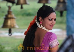 Aayiram Vilakku Movie Stills photo 12