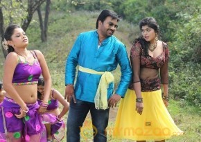Adra Machan Visilu Tamil Film Stills photo 8