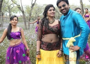 Adra Machan Visilu Tamil Film Stills photo 14