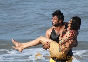 Andhamaan Movie Stills photo 9