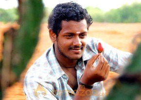 Angadi Theru movie stills photo 4