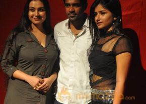 Athiyayam Movie Onlocation Stills  photo 5