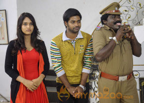 Athu Vera Ethu Vera Movie Stills photo 13