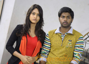 Athu Vera Ethu Vera Movie Stills photo 15