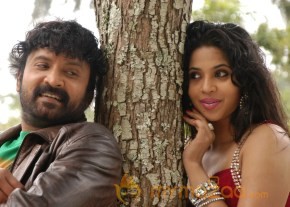 Avan Aval New Tamil Movie Stills photo 10