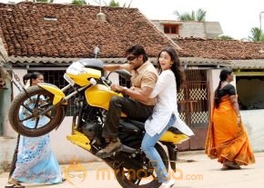 Ayan Movie Stills photo 13