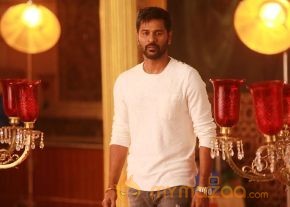 Devil Movie Stills photo 4