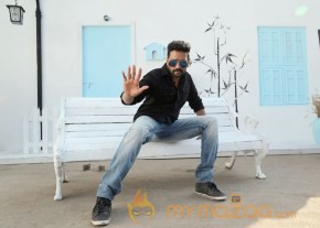 Dhillukku Dhuttu Movie Stills photo 10
