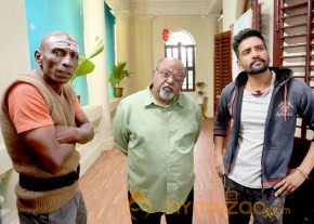 Dhillukku Dhuttu Movie Stills photo 4