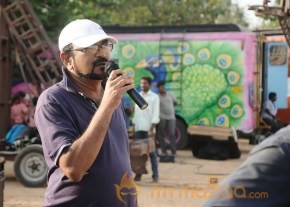 Dhillukku Dhuttu Movie Stills photo 8