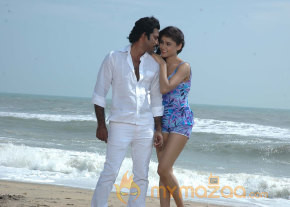 En Oviya Movie Stills photo 3