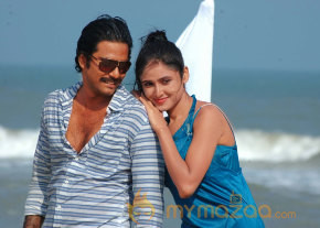En Oviya Movie Stills photo 7