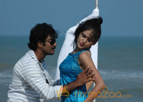 En Oviya Movie Stills photo 6