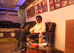 Enakku Veru Engum Kilaigal Kidaiyathu Movie Stills photo 11