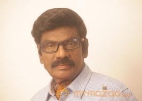 Enakku Veru Engum Kilaigal Kidaiyathu Movie Stills photo 15