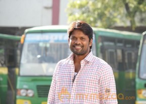 Enakku Veru Engum Kilaigal Kidaiyathu Movie Stills