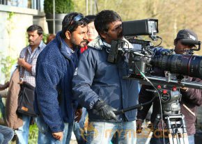  Endrendrum Punnagai Movie Stills  photo 6