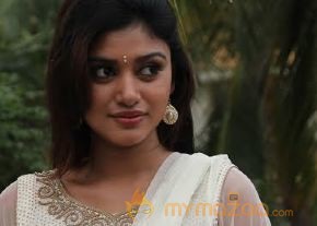 Hello Nan Peai Pesuren Movie Latest Stills photo 3
