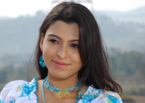 Ilamai Kadhal Movie Stills photo 13