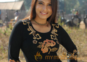 Ilamai Kadhal Movie Stills photo 40