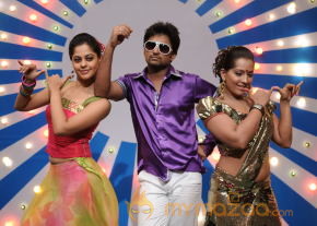 Jameen New Movie Stills photo 12