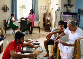 JK Enum Nanbanin Vaazhkai Movie Stills  photo 33
