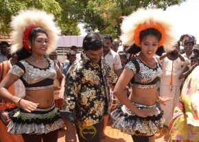 Kadhal Theeyai Kaiyil Edu Movie Stills  photo 26
